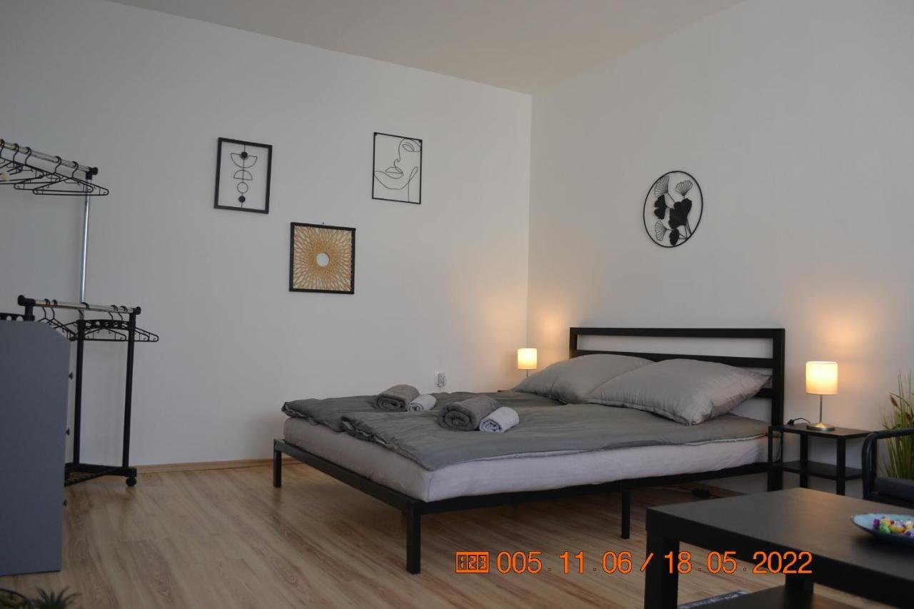 Sziget Apartman Eger Exteriör bild