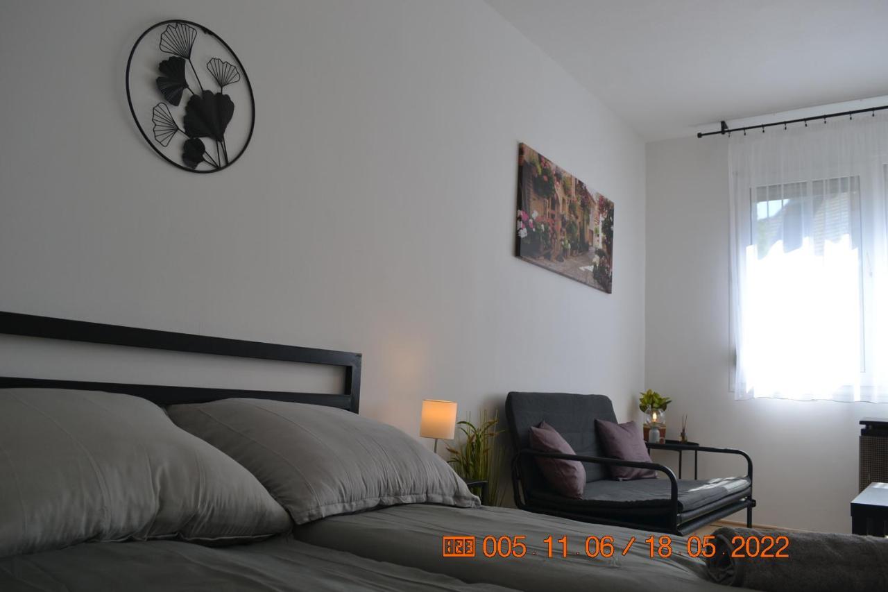 Sziget Apartman Eger Exteriör bild