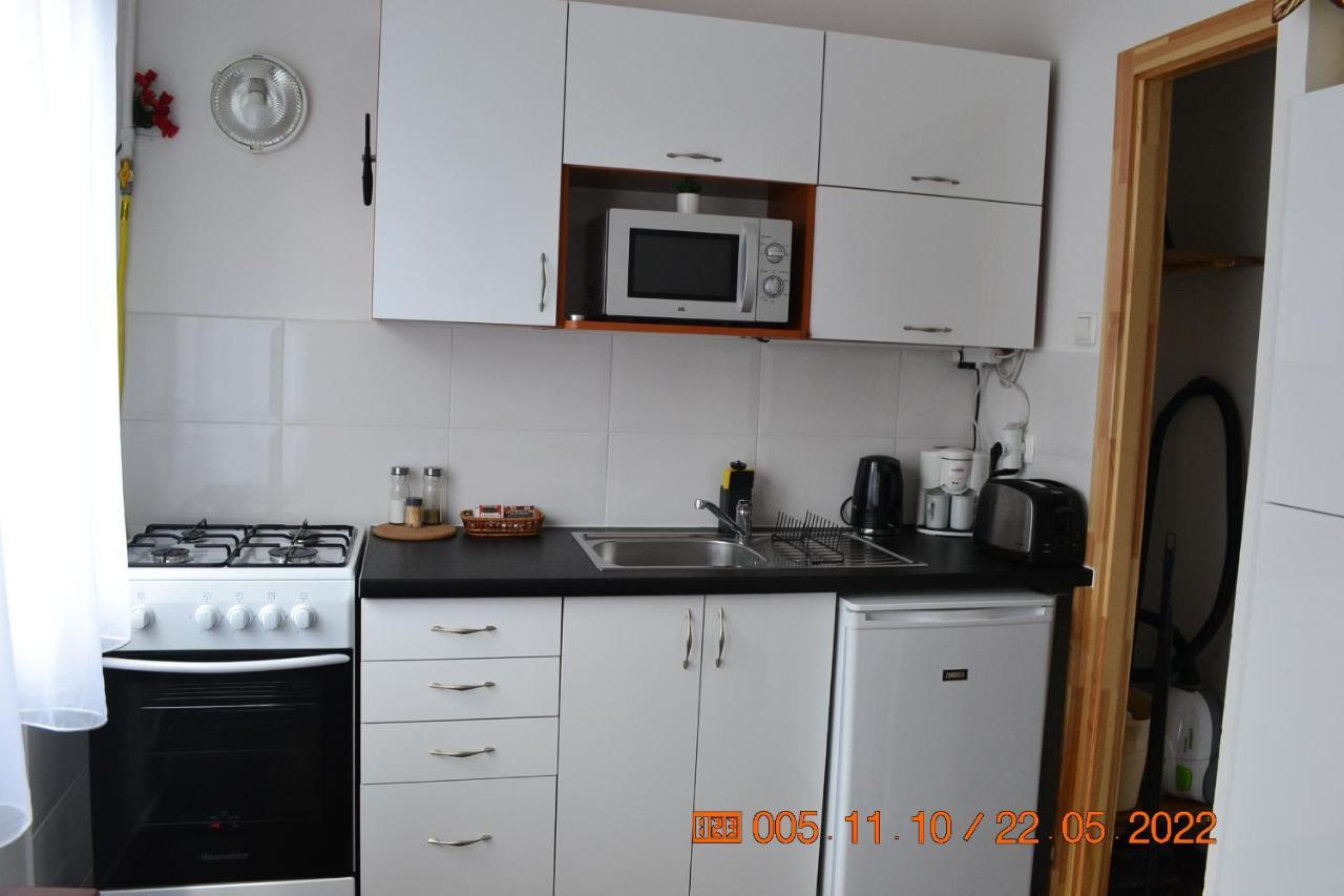 Sziget Apartman Eger Exteriör bild